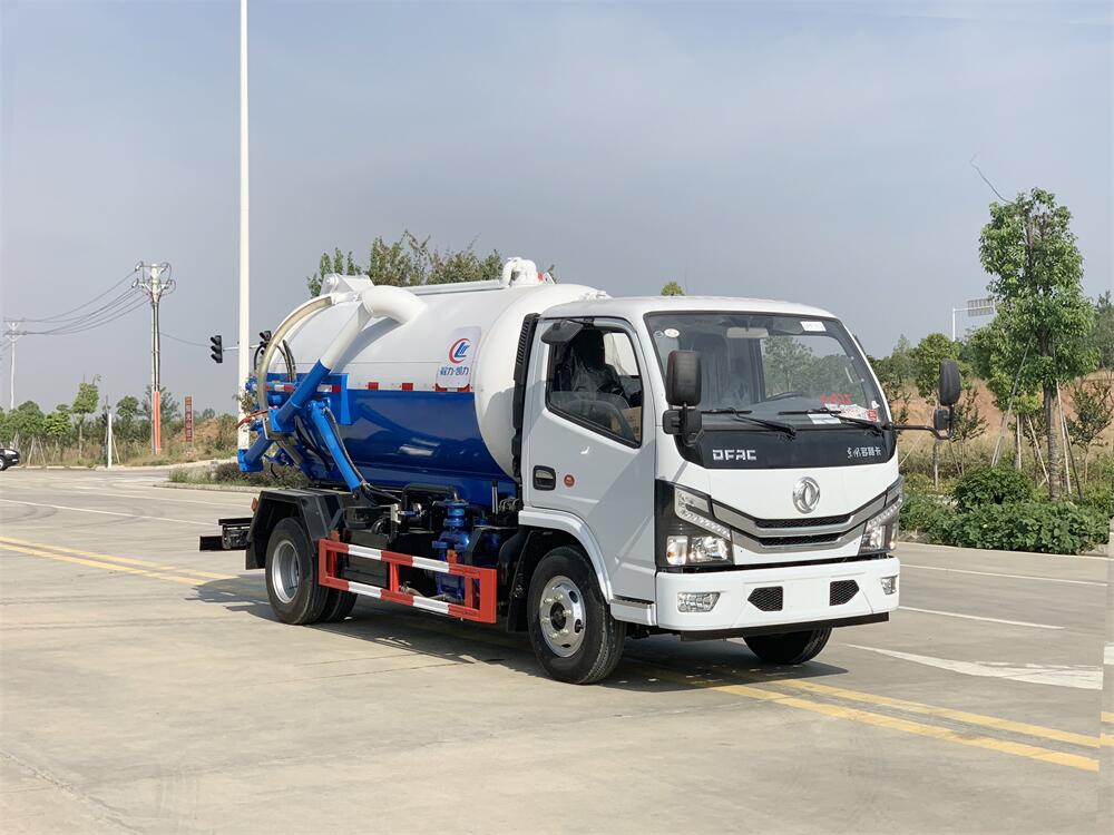 5噸吸污車-程力小型東風多利卡5方吸污車廠家價格